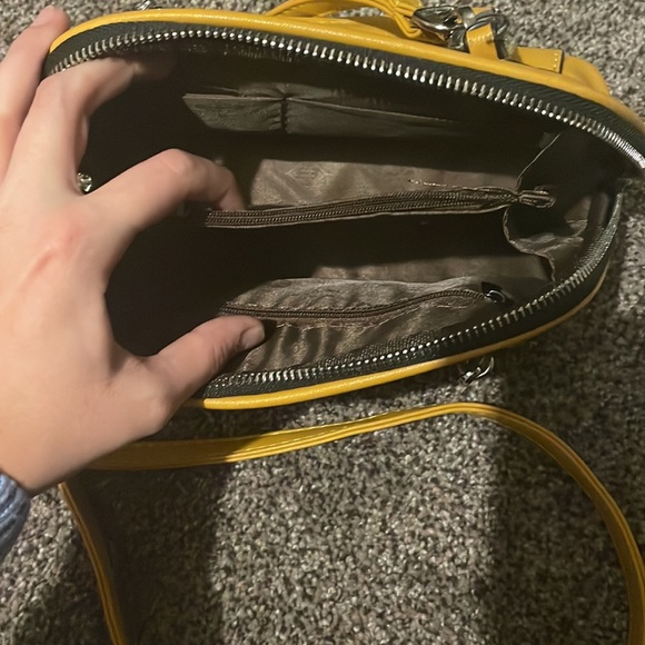 Cute mustard yellow purse - Picture 2 of 3